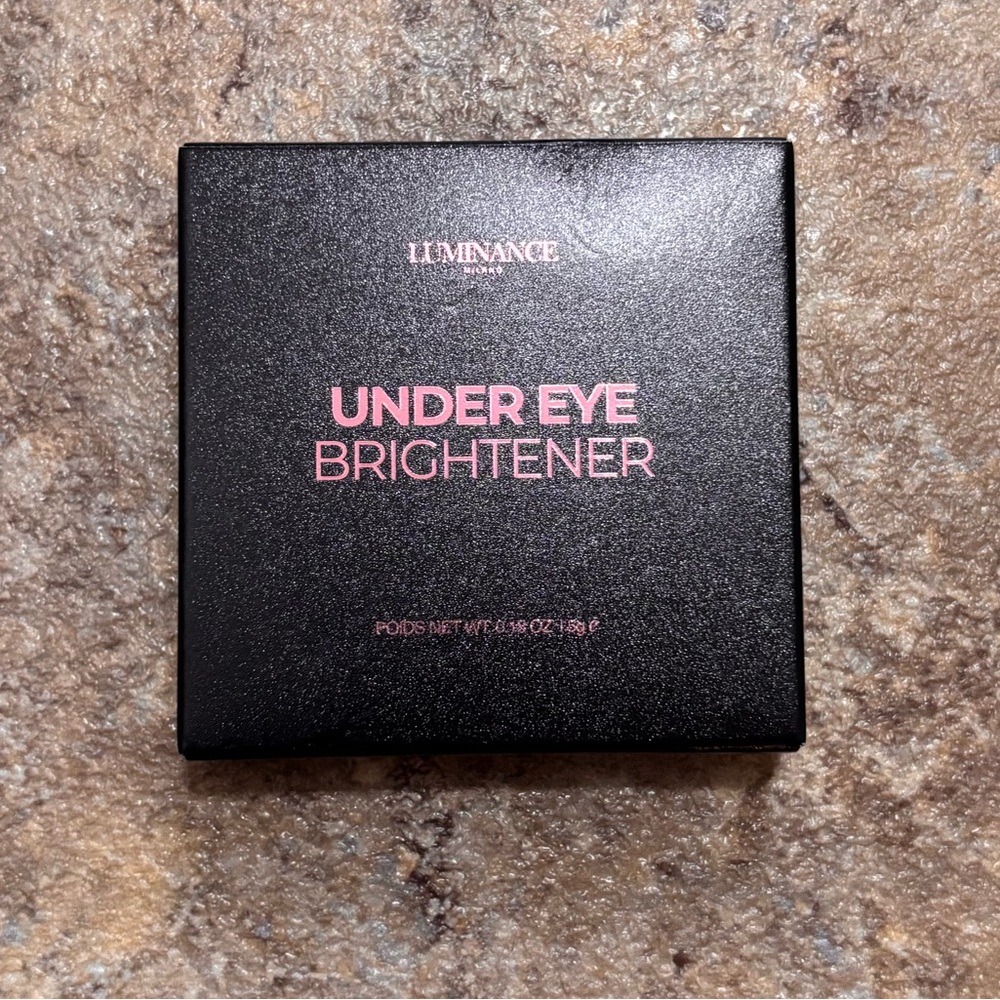 Under Eye Brightener - Black